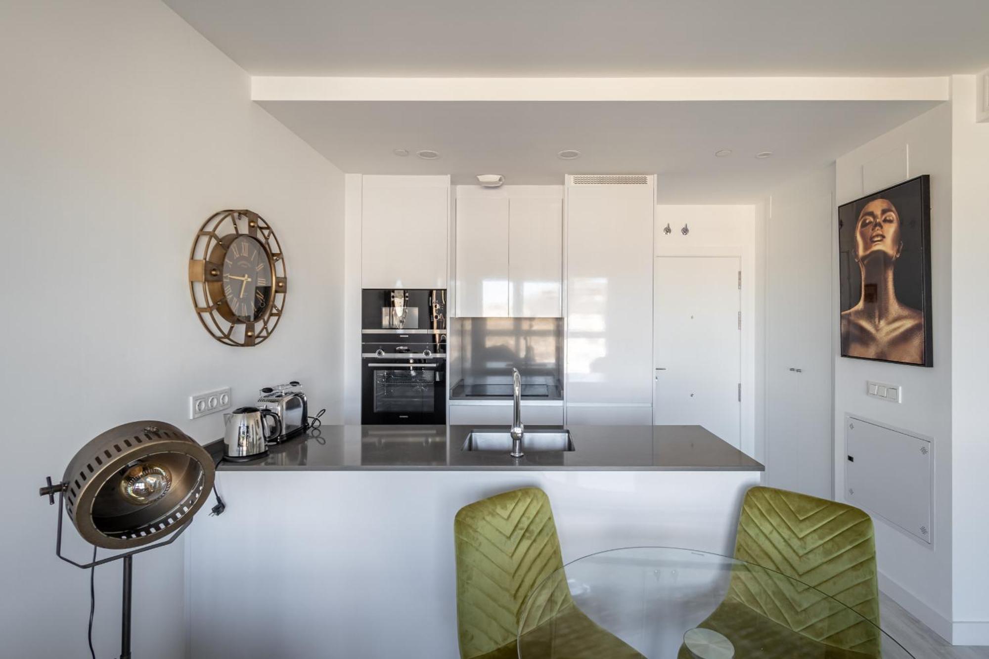 Malaga Skyline 1 Pool & Parking Free Apartment ภายนอก รูปภาพ