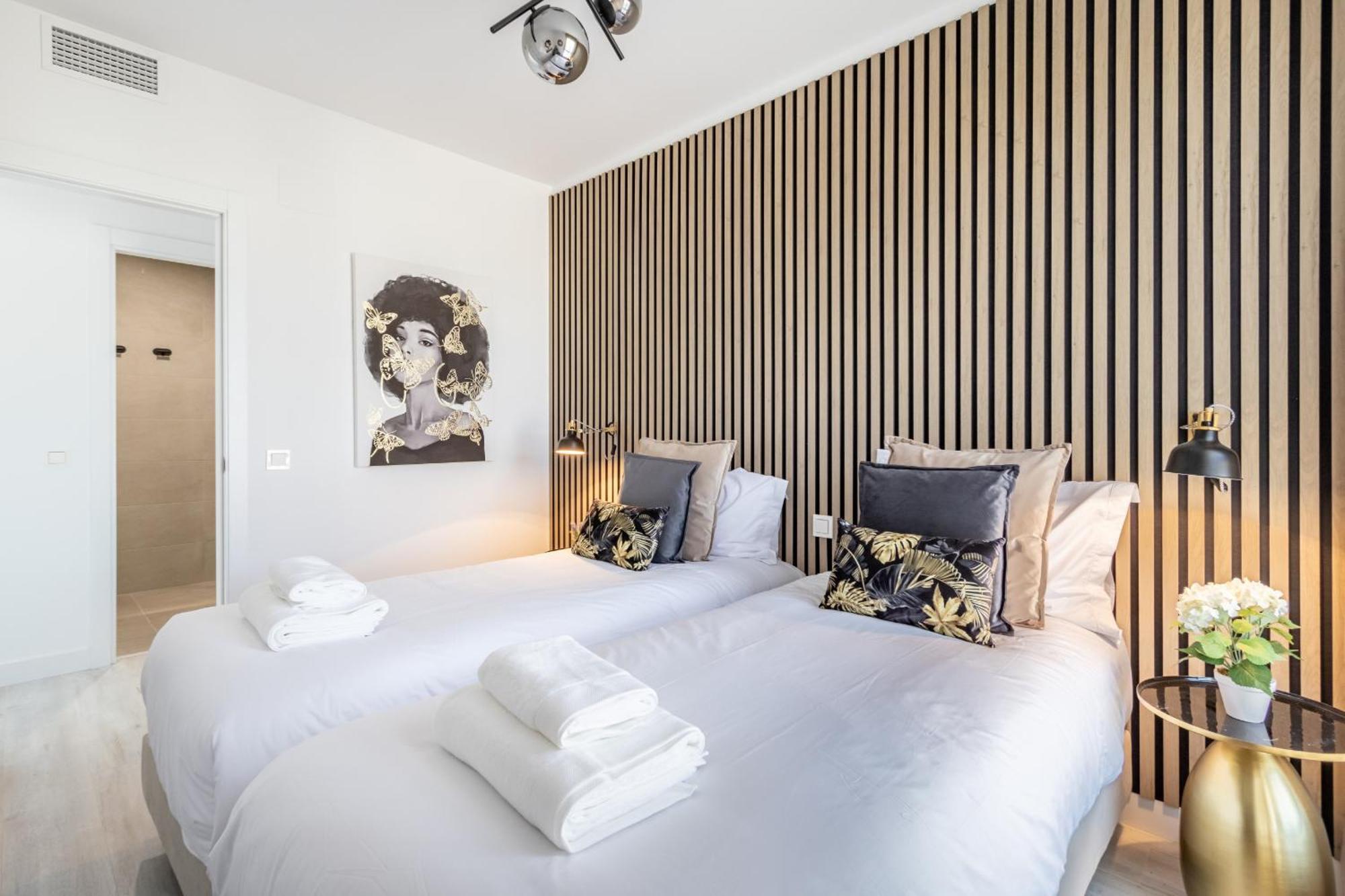 Malaga Skyline 1 Pool & Parking Free Apartment ภายนอก รูปภาพ