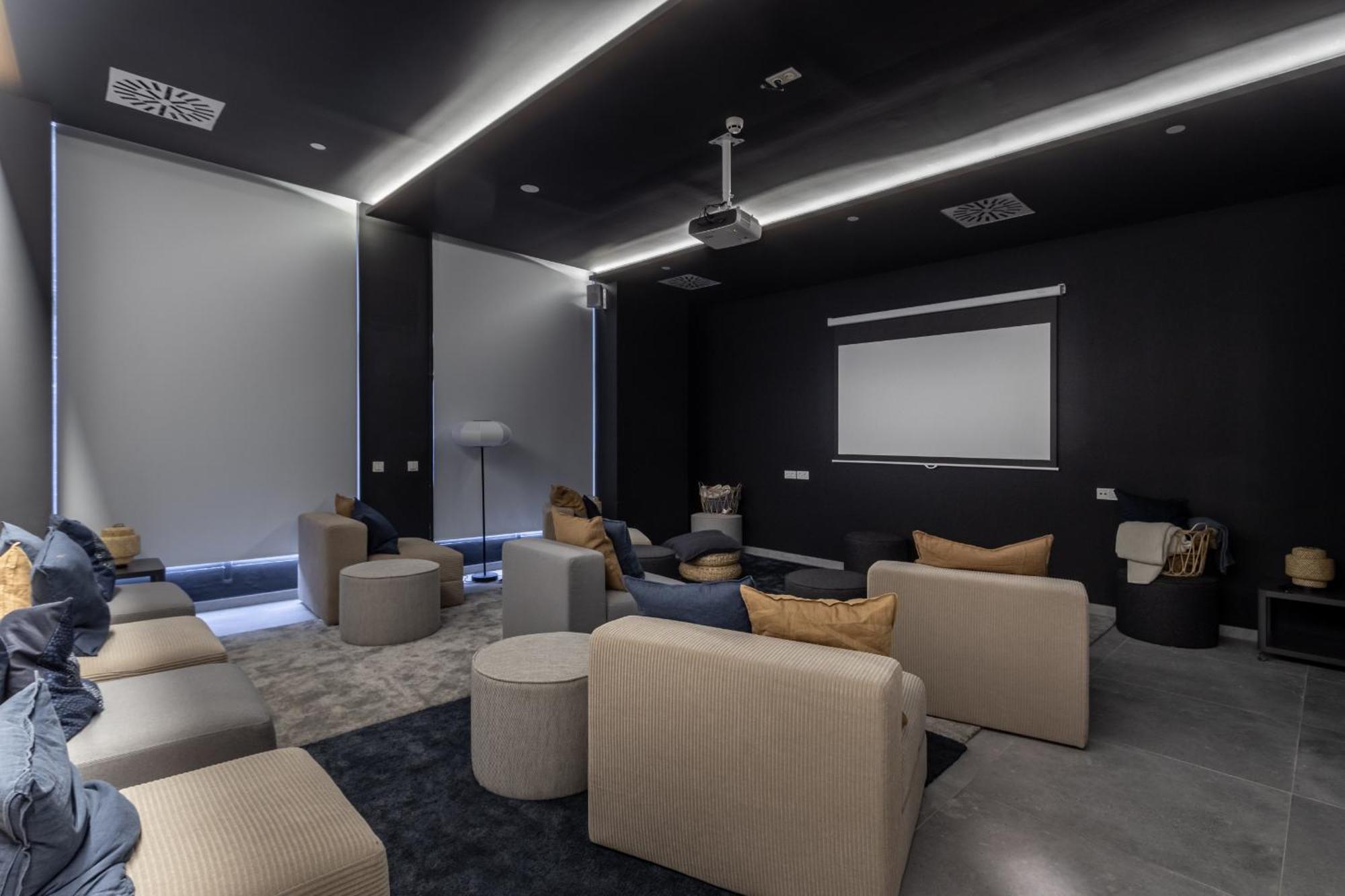 Malaga Skyline 1 Pool & Parking Free Apartment ภายนอก รูปภาพ