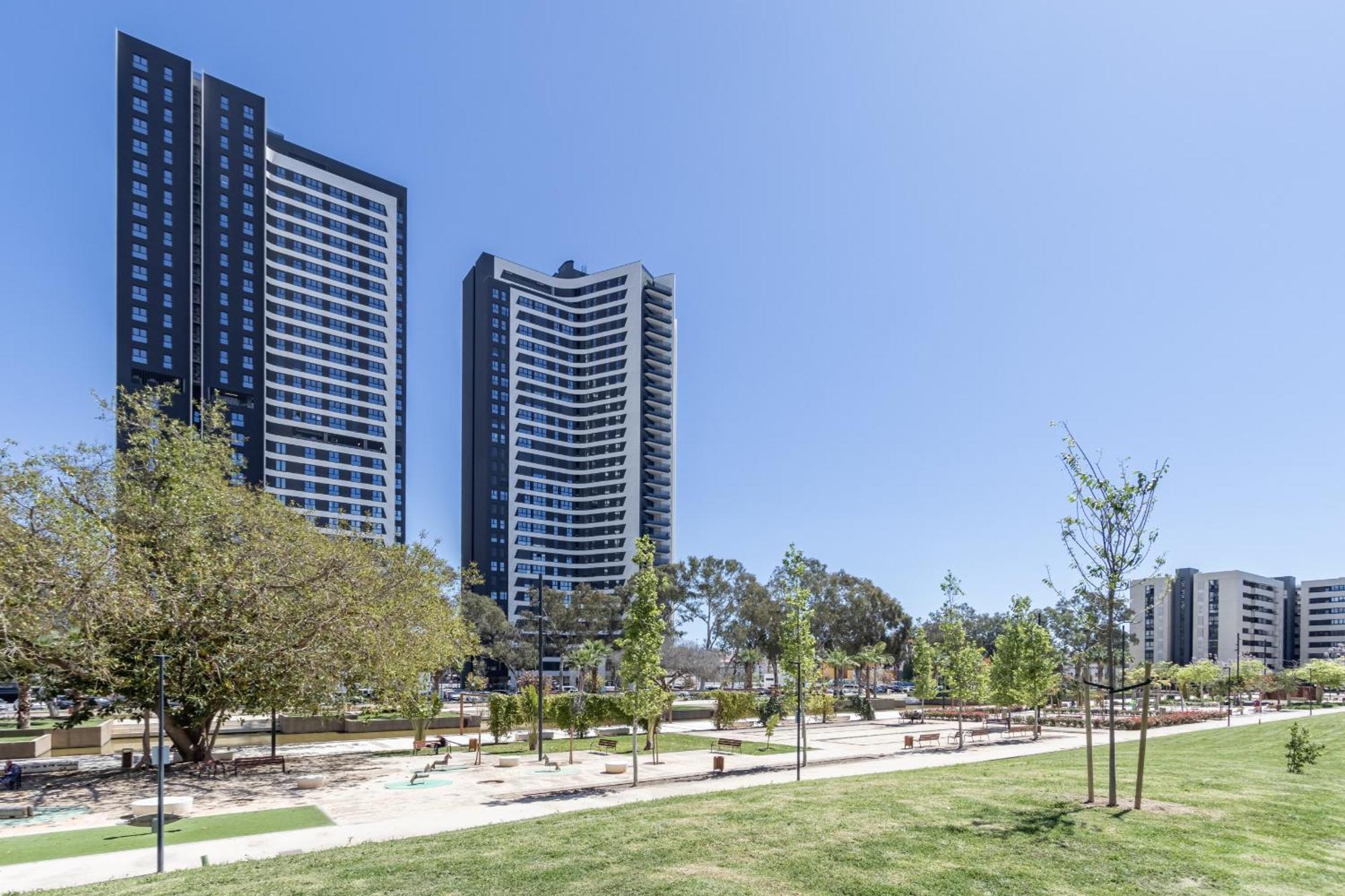 Malaga Skyline 1 Pool & Parking Free Apartment ภายนอก รูปภาพ