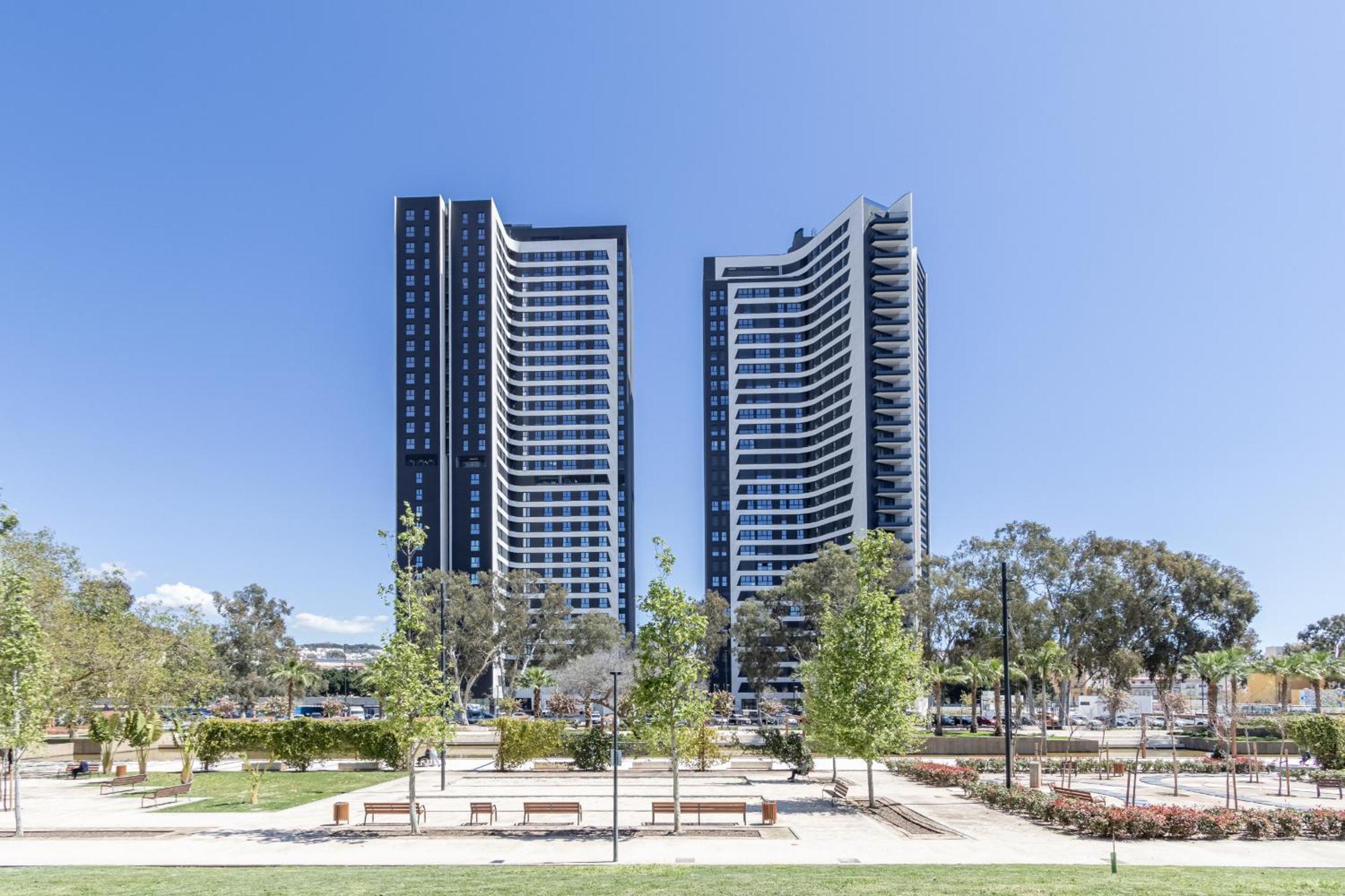 Malaga Skyline 1 Pool & Parking Free Apartment ภายนอก รูปภาพ
