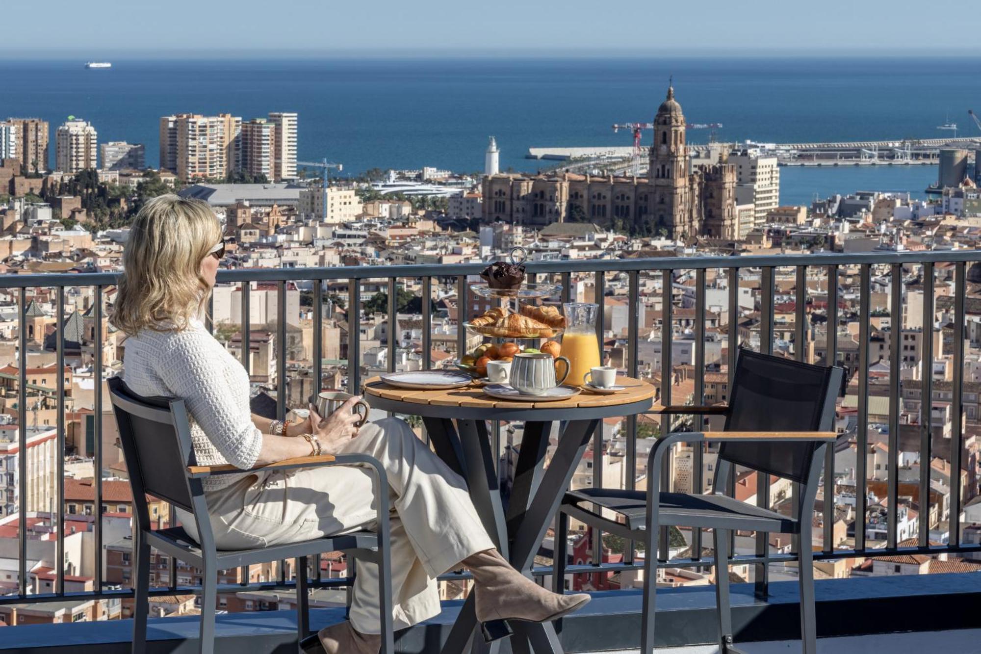Malaga Skyline 1 Pool & Parking Free Apartment ภายนอก รูปภาพ